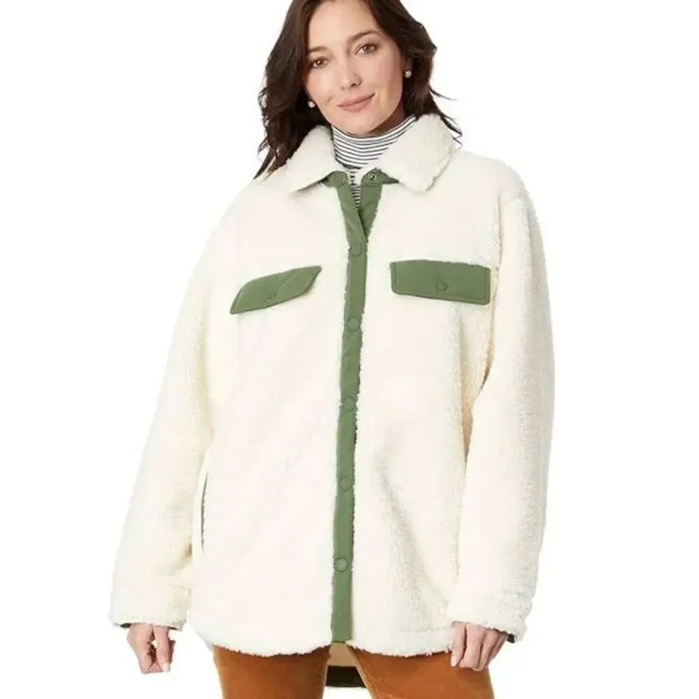Vineyard Vines Cream and Green Teddy Jacket | Size: XS